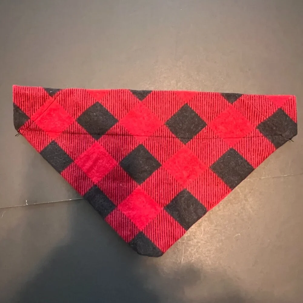 Dog/Cat Bandanas Over the Collar Bundle of 4‎ Small/Medium NWOT
